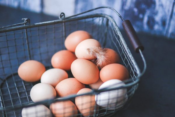 metal-easter-eggs-basket